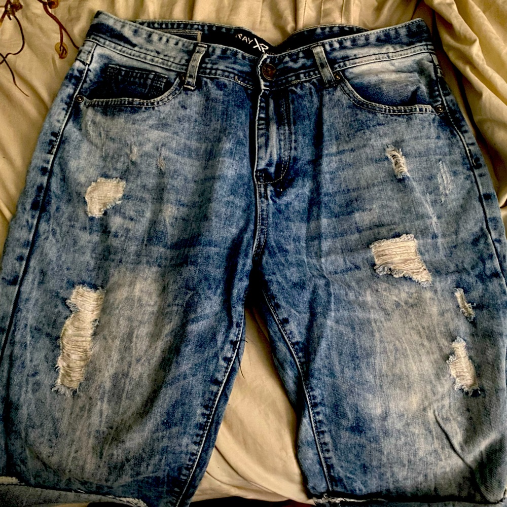 Selling this pair of Jean blue shorts from X-RAY XR Jeans